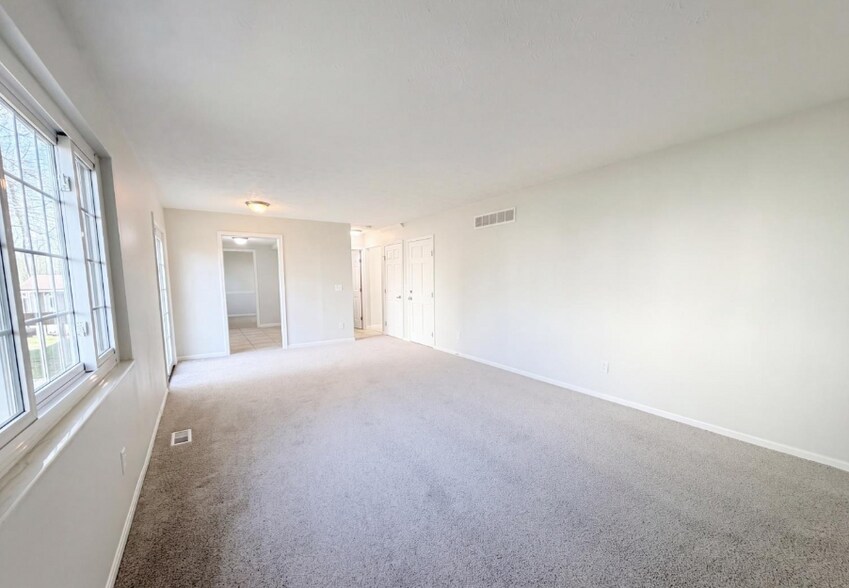 Building Photo - 1379 Gumbert Dr