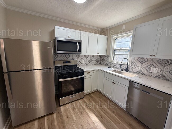 Building Photo - $1195 - 2 bedroom/ 1 bathroom - Haysville ...