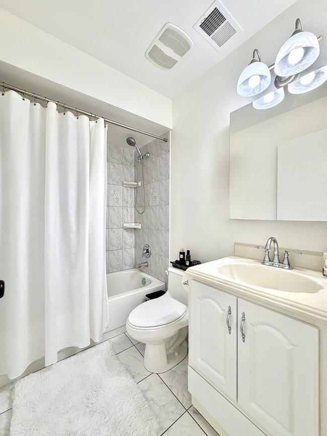 Building Photo - 1212 Williams Port Dr