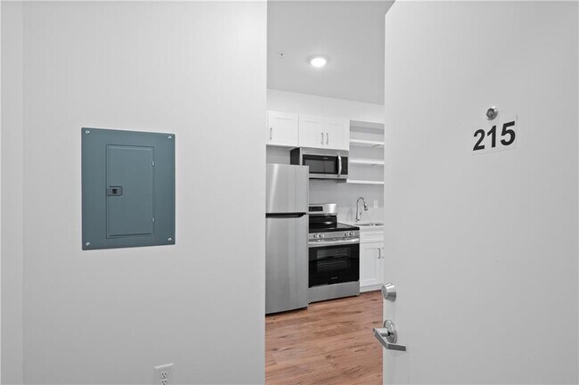 Building Photo - 456 Flat Shoals Ave SE