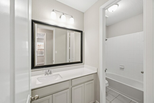 Building Photo - 10822 Gates Randal Ct