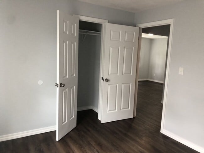Building Photo - 4 Bed 1 Bath home for rent