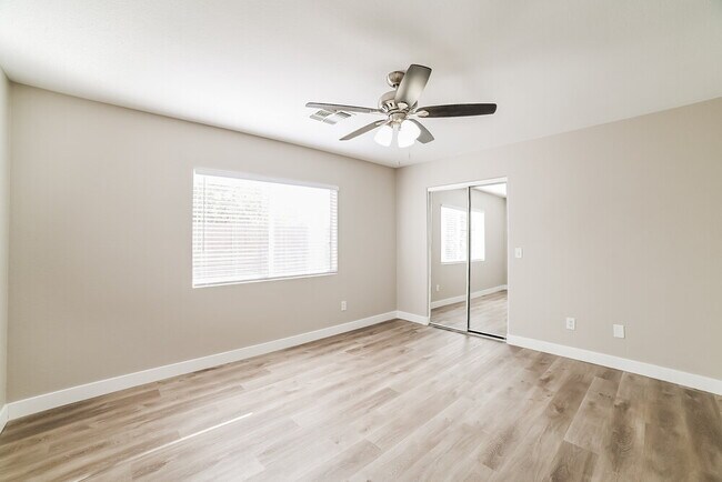 Building Photo - 11547 E Camino St