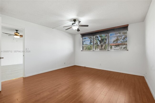 Building Photo - 711 S Hollybrook Dr