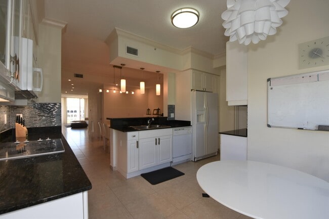 Building Photo - 707 Crandon Blvd