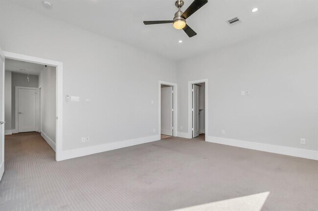 Building Photo - 3209 Garrow St