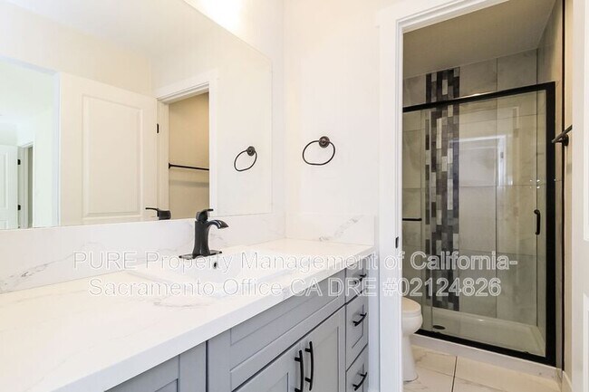 Building Photo - 5713 Mesa Verde Cir