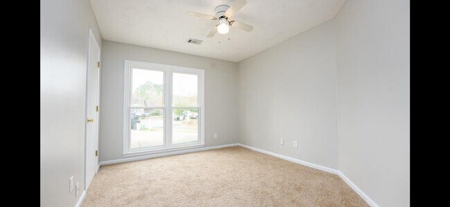 Building Photo - 488 Fairchase Ct