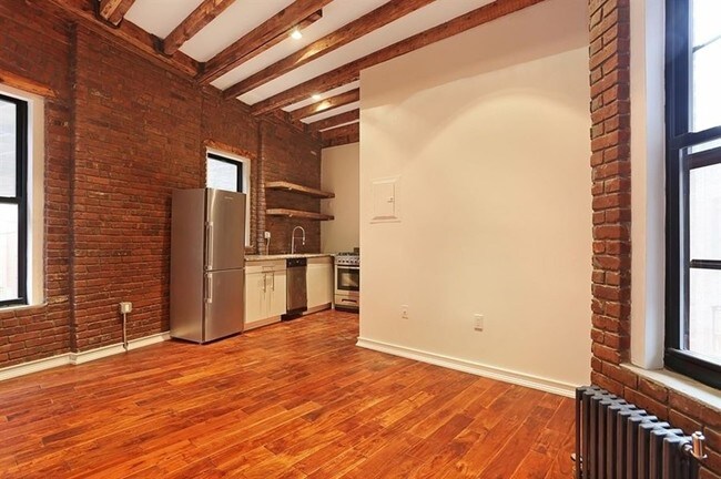 Primary Photo - 53 Monroe Street