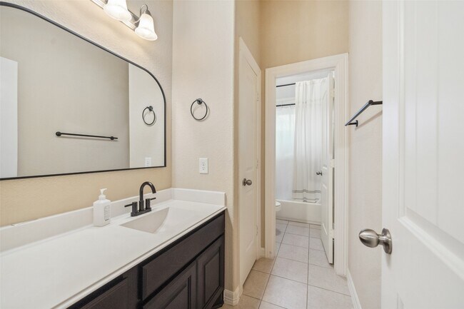 Building Photo - 28510 Lazy Rock Dr