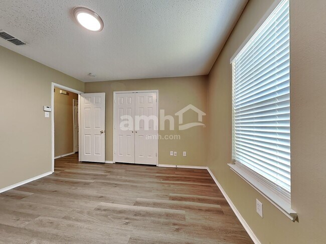 Building Photo - 2821 Bentridge Dr