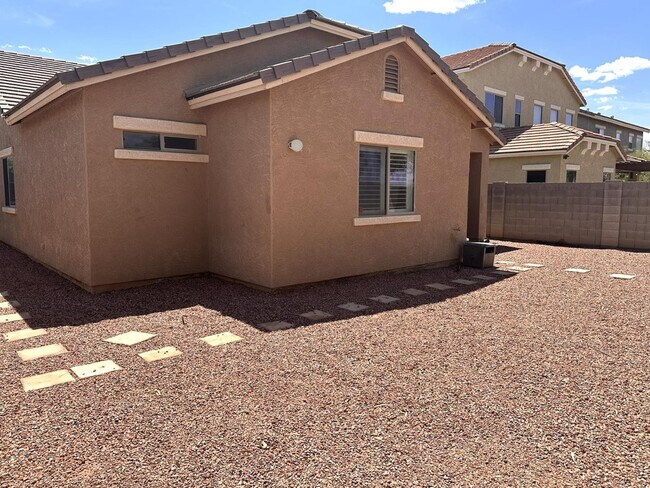 Building Photo - 11642 W Mountain View Dr