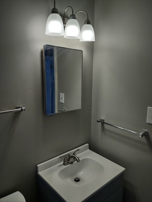 Building Photo - 510 Camrose Dr