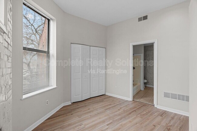 Building Photo - 2221-2223  Rutger Street