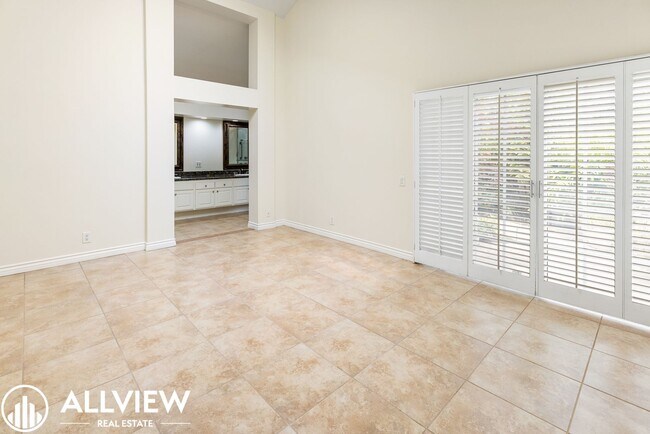 Building Photo - Elegant 3 Bed 2 Bath Home Available in the Heart of Woodbridge!
