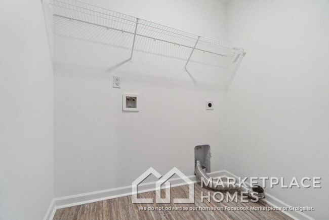 Building Photo - 9936 Brawley Ln