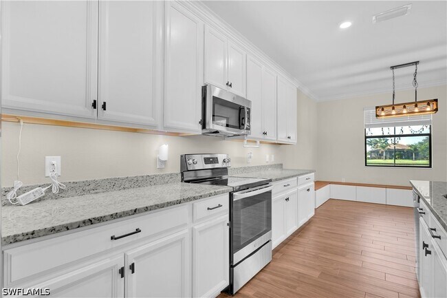 Building Photo - 11884 Boxelder Way