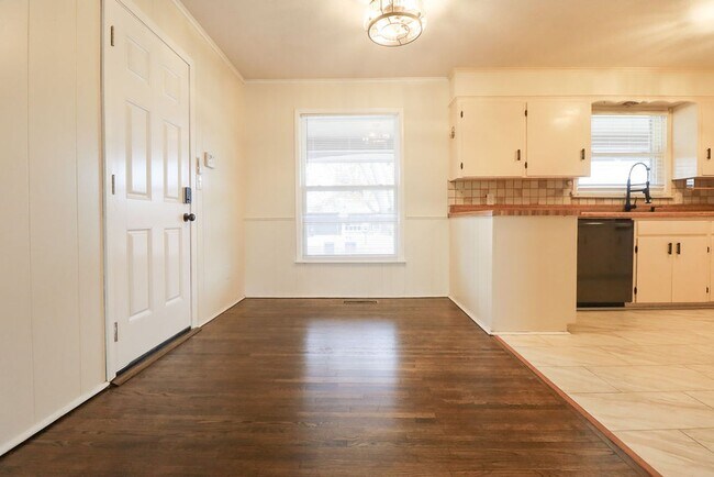Building Photo - Remodeled home!