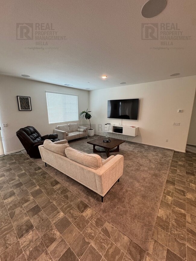 Building Photo - Beautiful 3 Bed, 2 Bath Single-Story Home in McSweeny Farms with Open-Concept Living