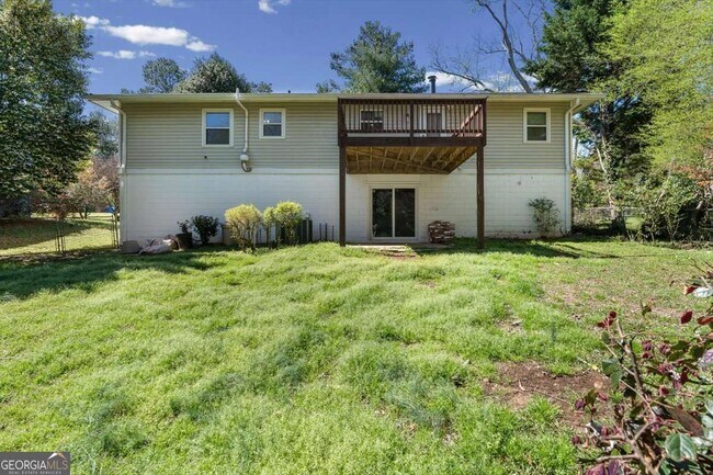 Building Photo - 2815 Carolyn Dr