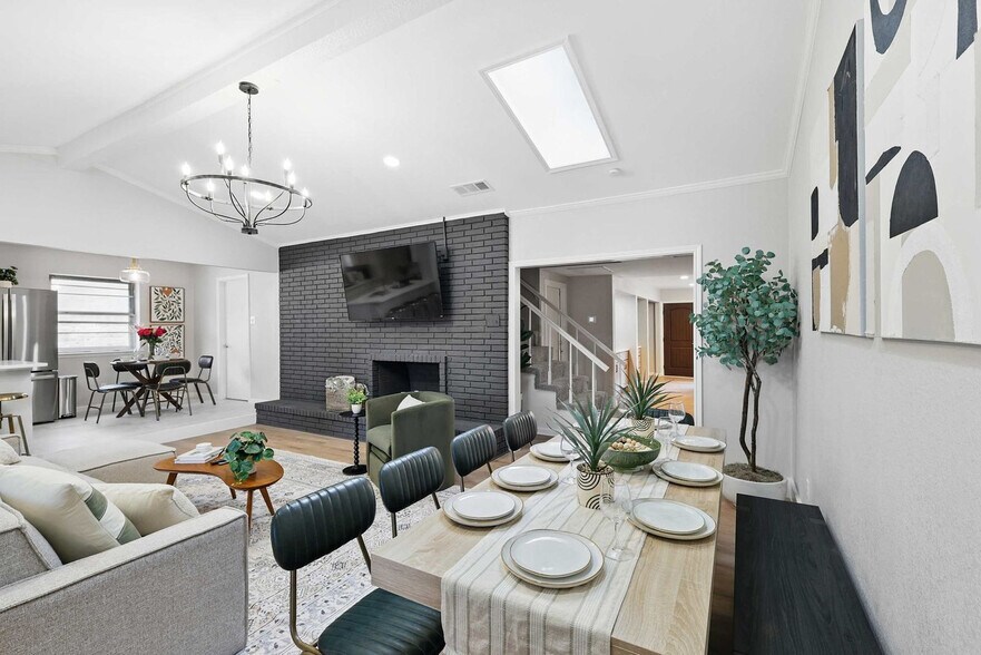 Building Photo - 522 Flamingo Way