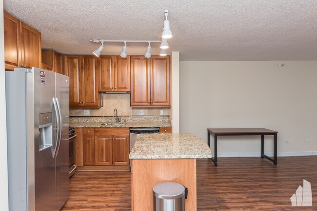 Building Photo - 545 N Dearborn St