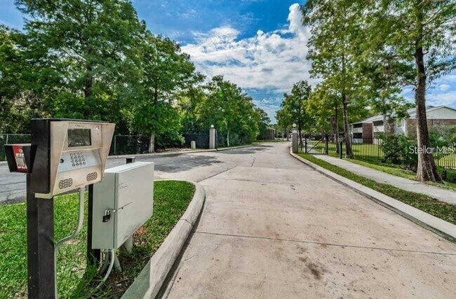 Building Photo - 1400 Gandy Blvd N