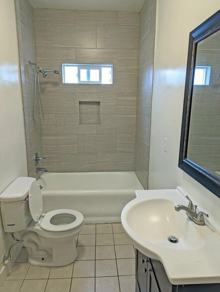 Building Photo - 1526 6th Ave