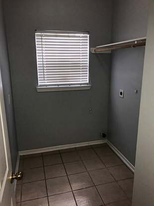 Building Photo - 3804 Shire Valley Dr