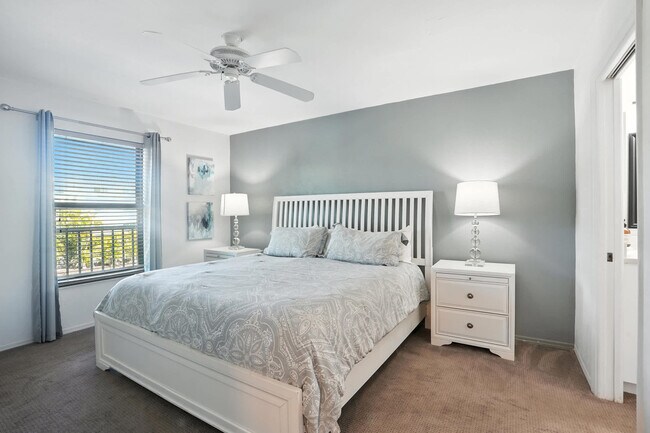 Building Photo - 600 Neapolitan Way