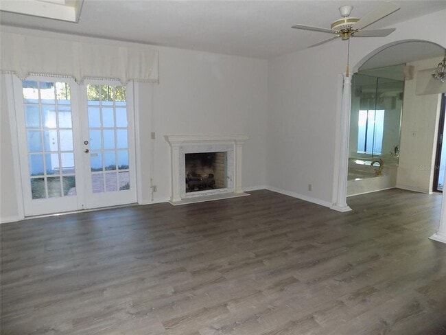 Building Photo - 408 Sassafras Ln