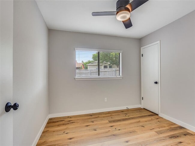 Building Photo - 12900 Campos Dr