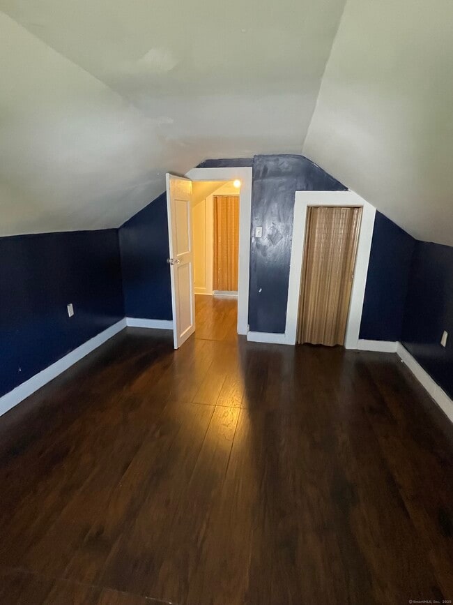 Building Photo - 31 Francis Ave