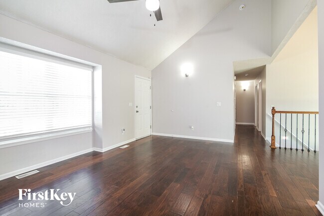 Building Photo - 1010 Peggy Dr