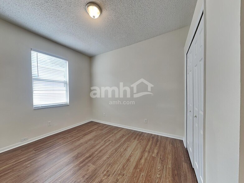 Building Photo - 18212 Hollyhills Way
