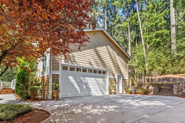 Building Photo - 16532 Lemolo Shore Dr NE