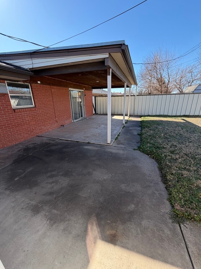 Building Photo - 7521 NW 28th St