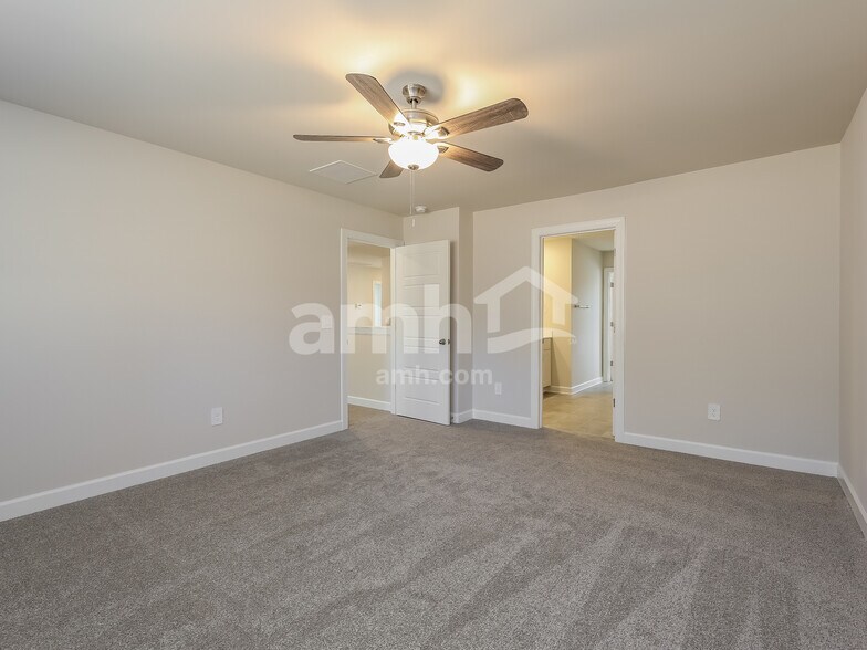 Building Photo - 797 Treeline Rd