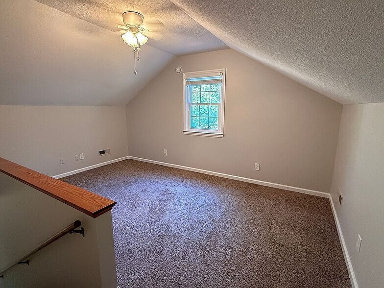 Building Photo - 7303 Flintrock Ct