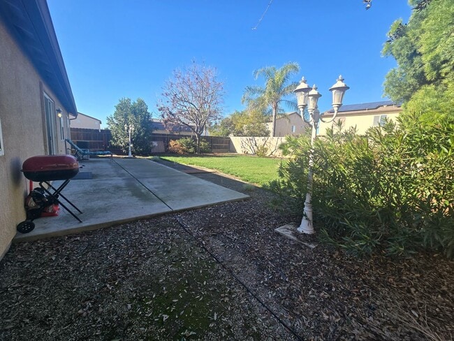 Building Photo - Beautiful 3BD 2BA home for rent in Hanford!