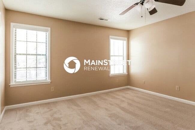 Building Photo - 4 Bedroom Pet-Friendly Home in Cordova, TN with Main Street Renewal
