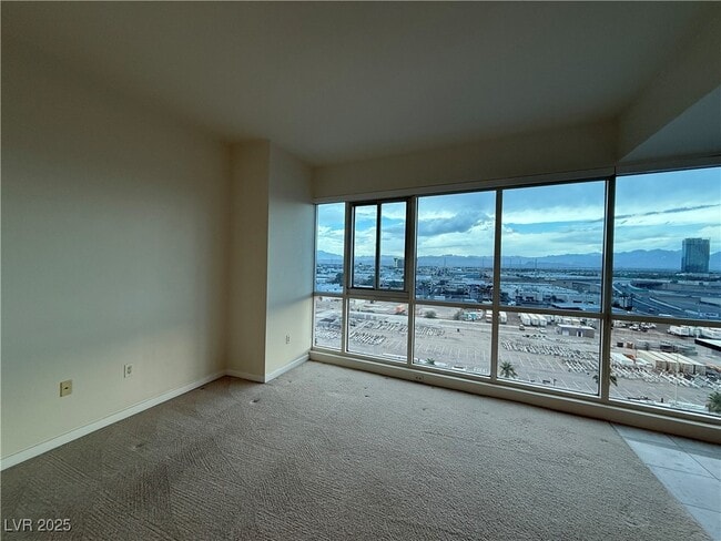 Building Photo - 4575 Dean Martin Dr