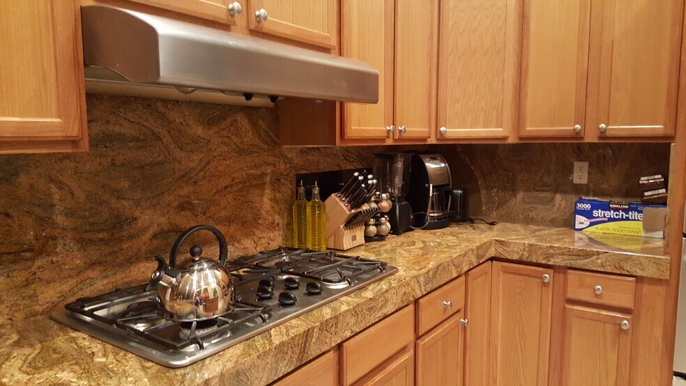 Building Photo - 74075 Alpine Ln