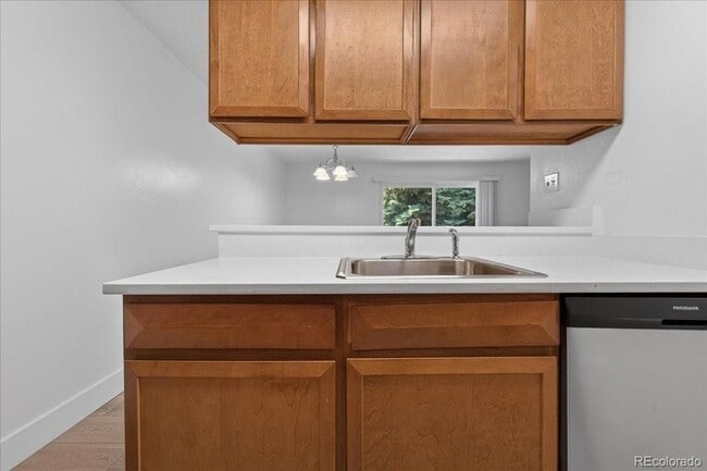 Building Photo - 2150 S Vaughn Way