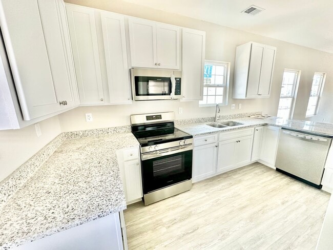 Building Photo - 416 S Confederate Ave