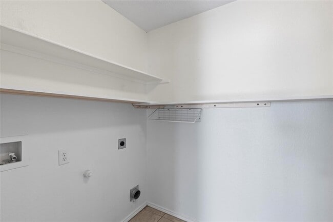 Building Photo - 1543 Englewood Dr
