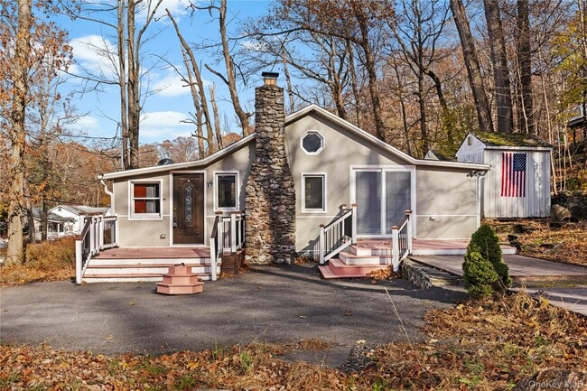 Building Photo - 9 Sylvan Trail