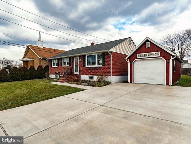 Primary Photo - Charming 3BR House in Newark