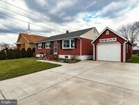 Building Photo - Charming 3BR House in Newark