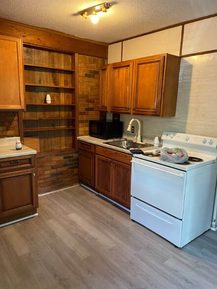 Building Photo - 603 Dawn Dr